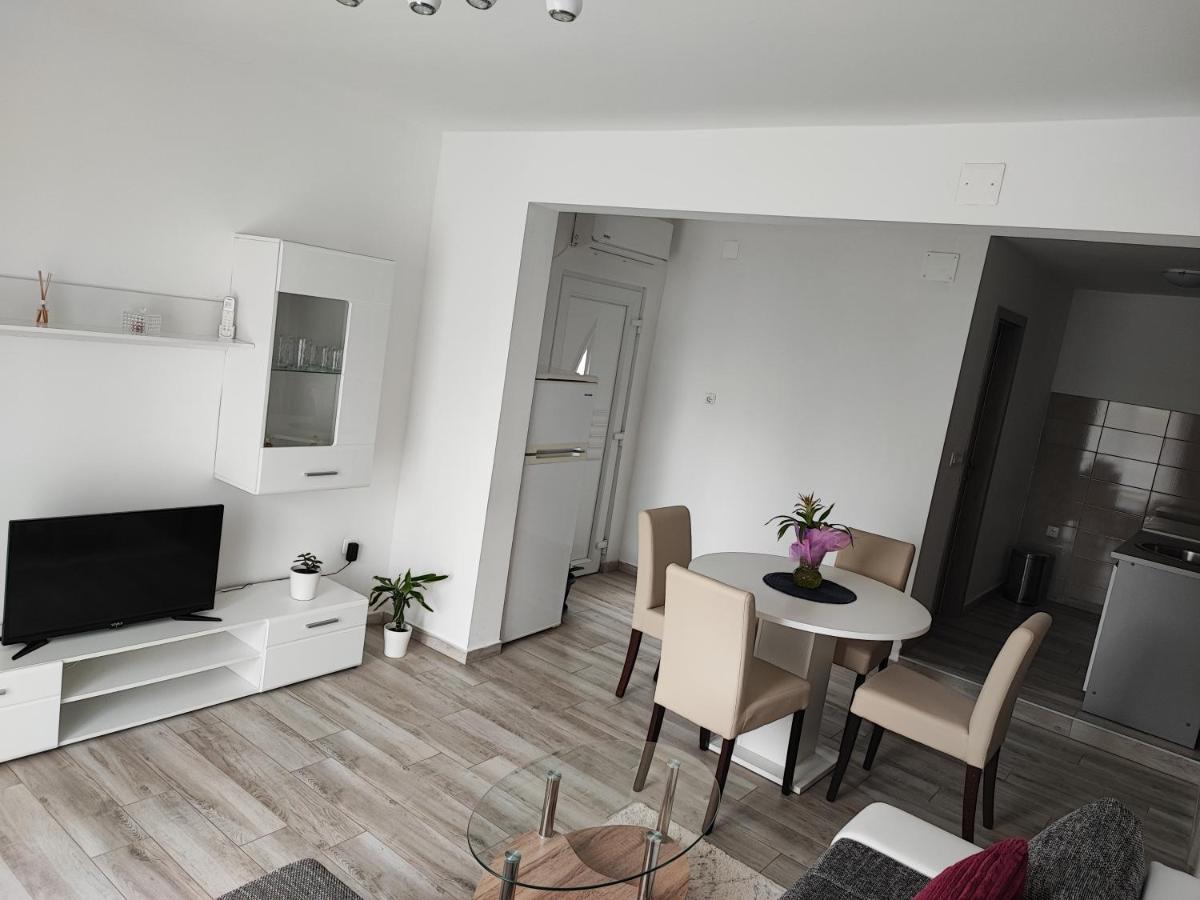 G&S Apartment Tribunj  Ngoại thất bức ảnh
